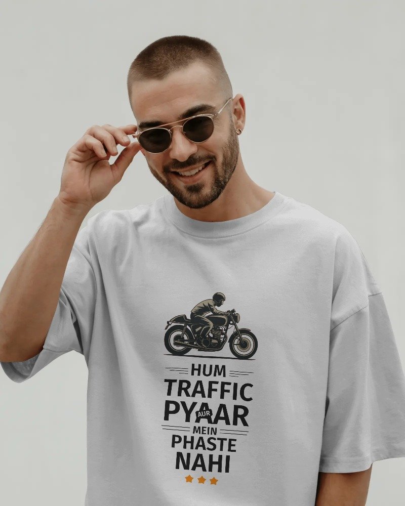 Hum Traffic Aur Pyaar Main Phaste Nahi